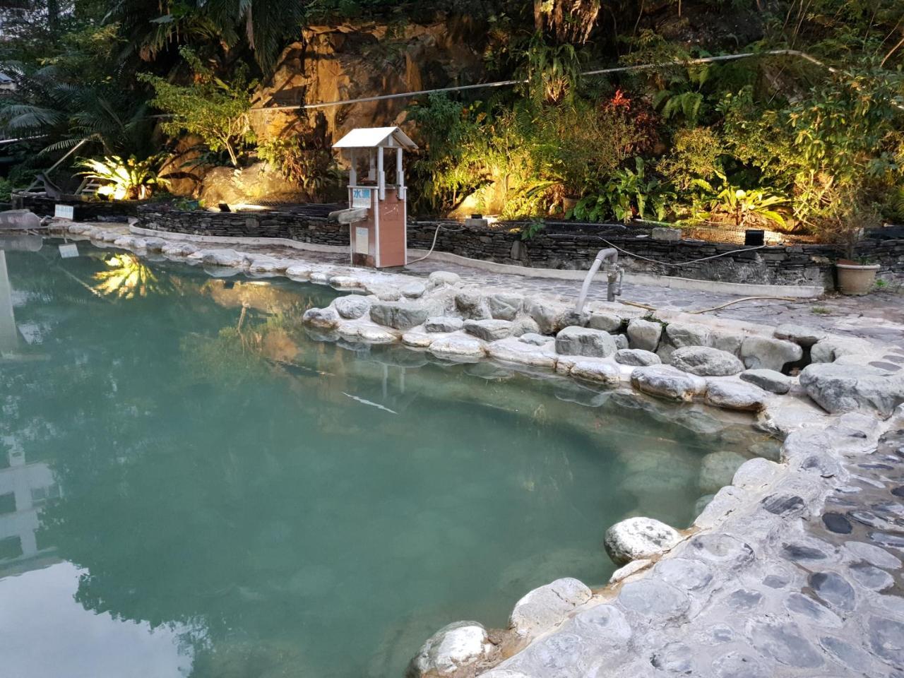 逸仙溫泉旅宿yi-Shian Hotsprin House Wenquan Екстер'єр фото